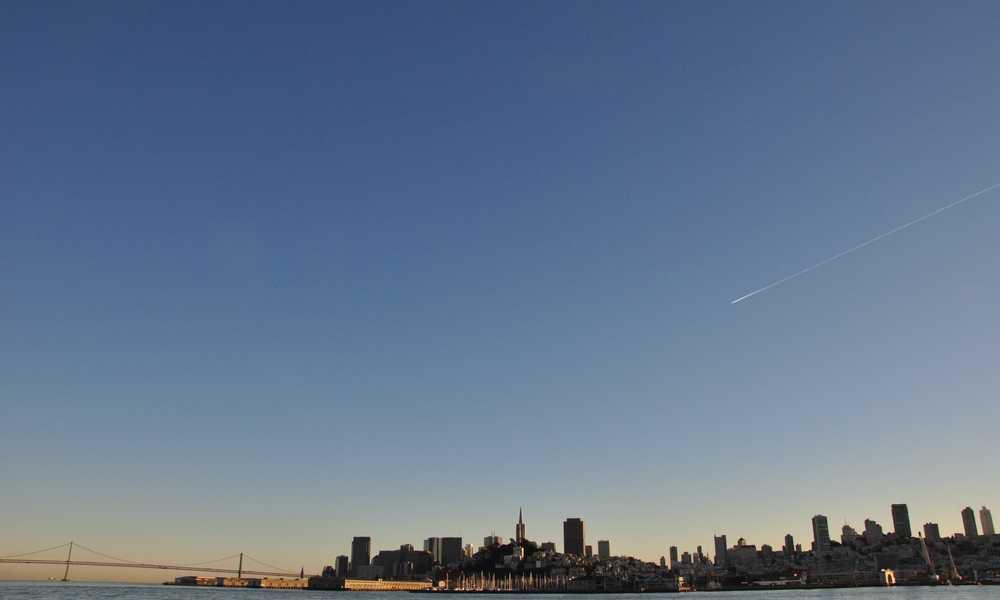 Stadtansicht mit Skyline und klarem Himmel für RentPilot Immobilienratgeber